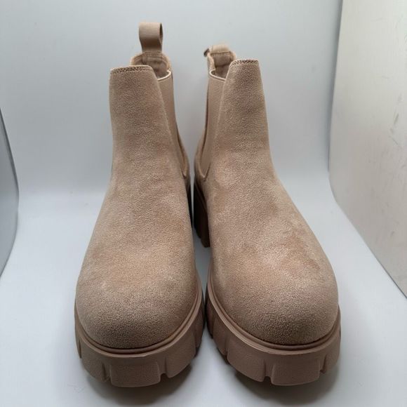 CUSHIONAIRE Women's slip on chelsea boot +Memory Foam 8 TAN - Picture 2 of 7